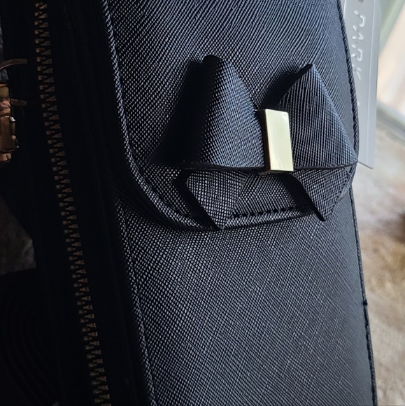 PARK AVE COLLECTION PHONE CROSSBODY BAG BLACK MULTI SECTIONAL DETACHABLE STRAP - Picture 4 of 12